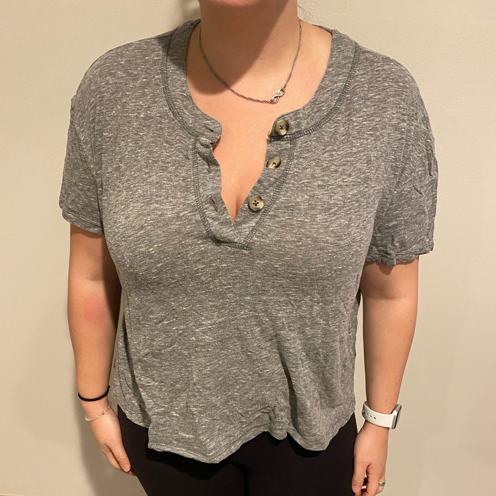 Short sleeve grey tee